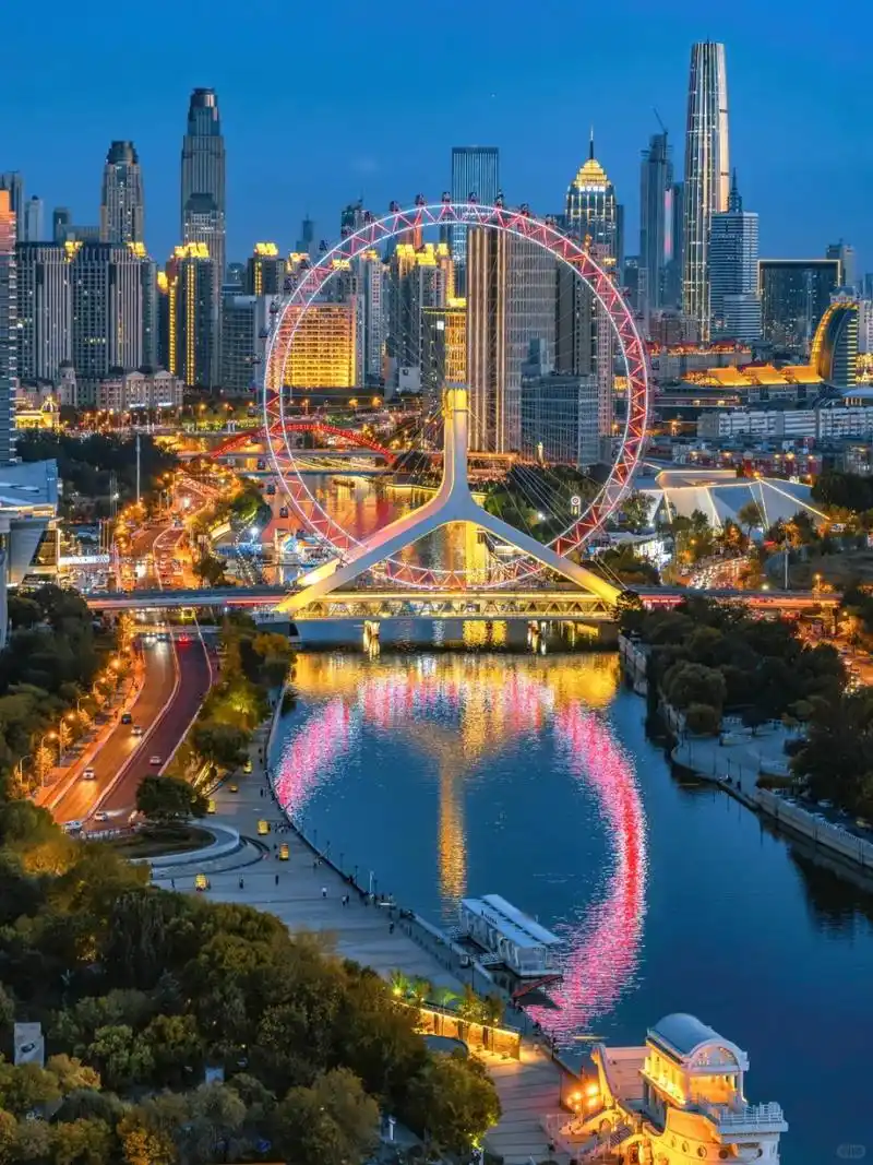 96天津之眼:世界上唯一一个建在桥上的摩天轮,当你乘坐其中,缓缓