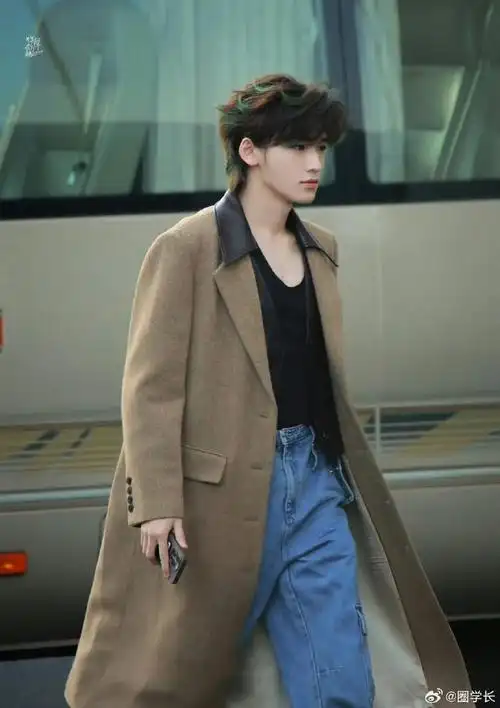 宋亚轩绿色挑染