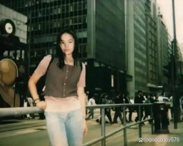 高原夺爱王菲与窦唯分手后单独一人抚养女儿如今怎样了