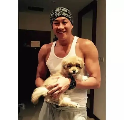 健壮身材彰显男人魅力 何润东雕王尺寸惊人 亚洲明星肌肉 腹肌 东方