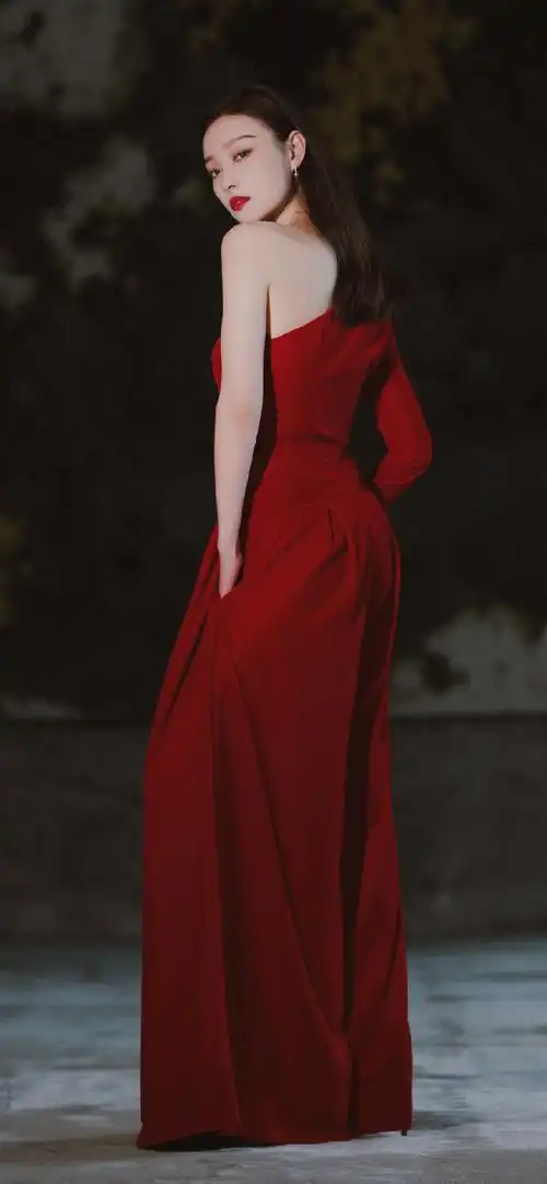 倪妮红裙潮流时尚高清手机壁纸