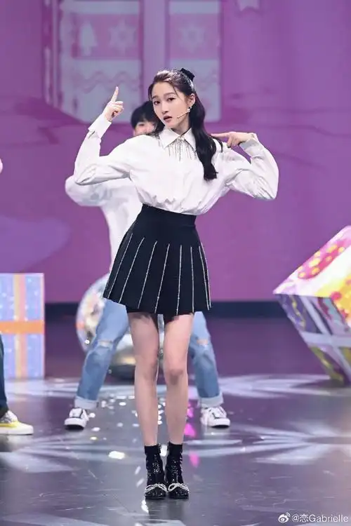 关晓彤烟花少年##关晓彤严晓丹##关晓彤##关晓彤王牌