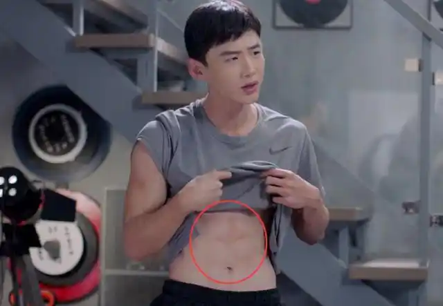 白敬亭演特警队长,大家确实没想到了,不过大家可别以为白敬亭身板弱小