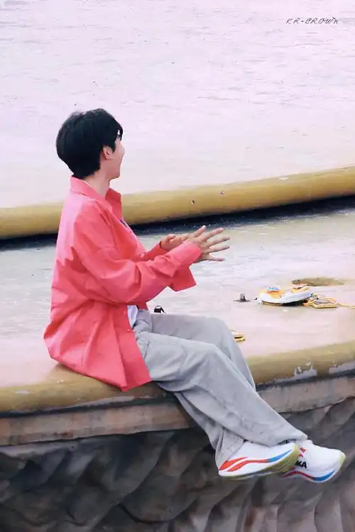 王源超话#为君加冕,伴君成王#  521份的晚安～98@tfboys-王源