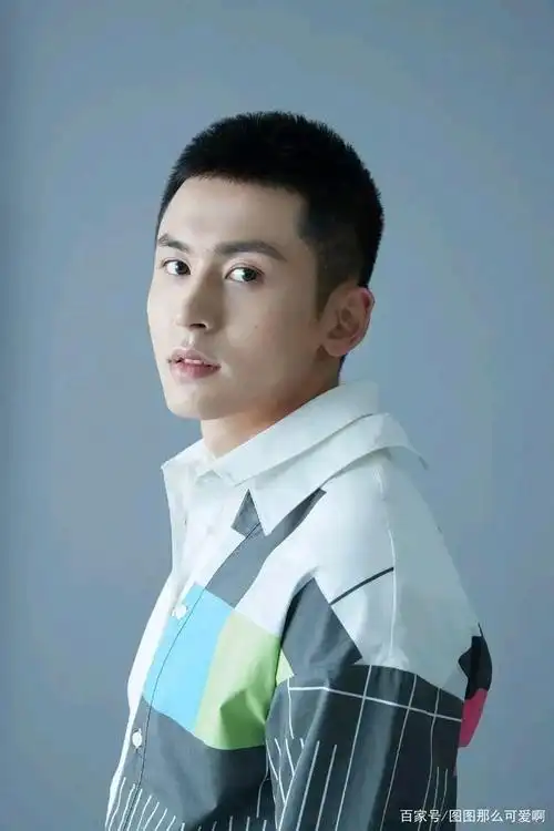 张哲瀚寸头造型-平头瀚哥