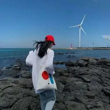 女生剪刀手背影头像高清青春阳光的唯美女生头像背影举剪刀手图