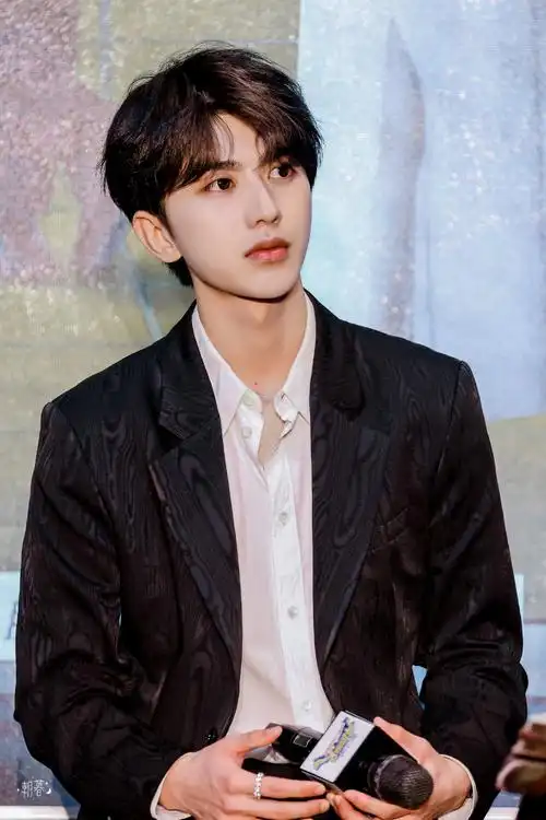 2021.4.26 奔跑吧发布会蔡徐坤 饭拍高清