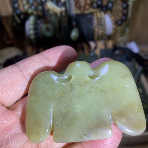 天然黄白老玉红山文化 玉枭 玉色黄 有红糖 天然白浆 水草纹理