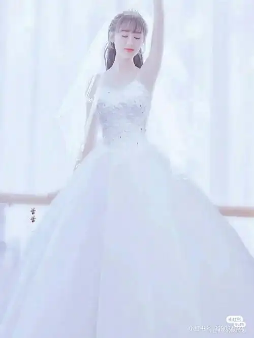 有没有袁冰妍,成毅的粉丝?冰淇淋,奇毅果 这对明星,我越看越像夫妻.