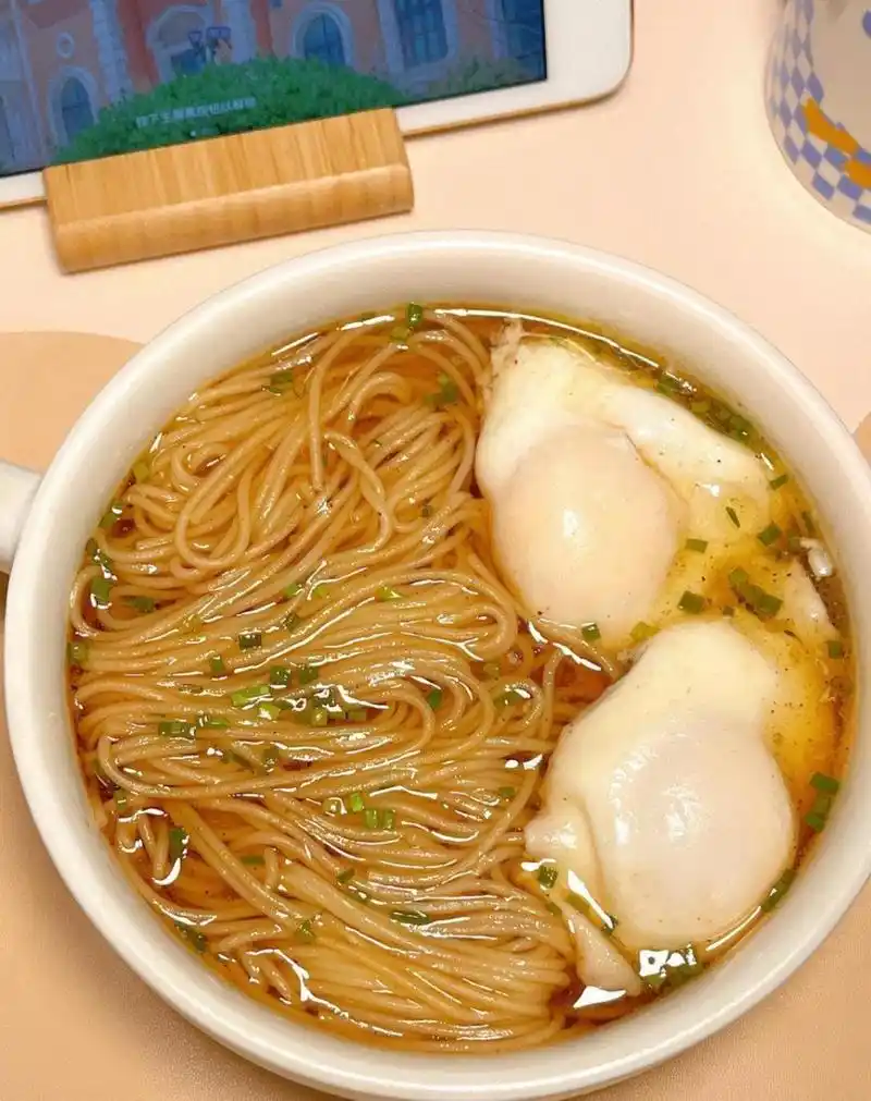 10分钟早餐🍜轻松做出完美荷包蛋清汤面|||冬天的早晨就想快速吃到