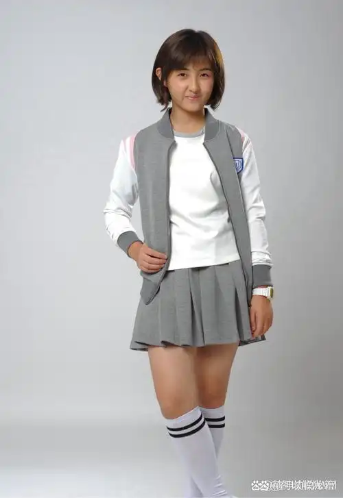 张子枫校园定妆照