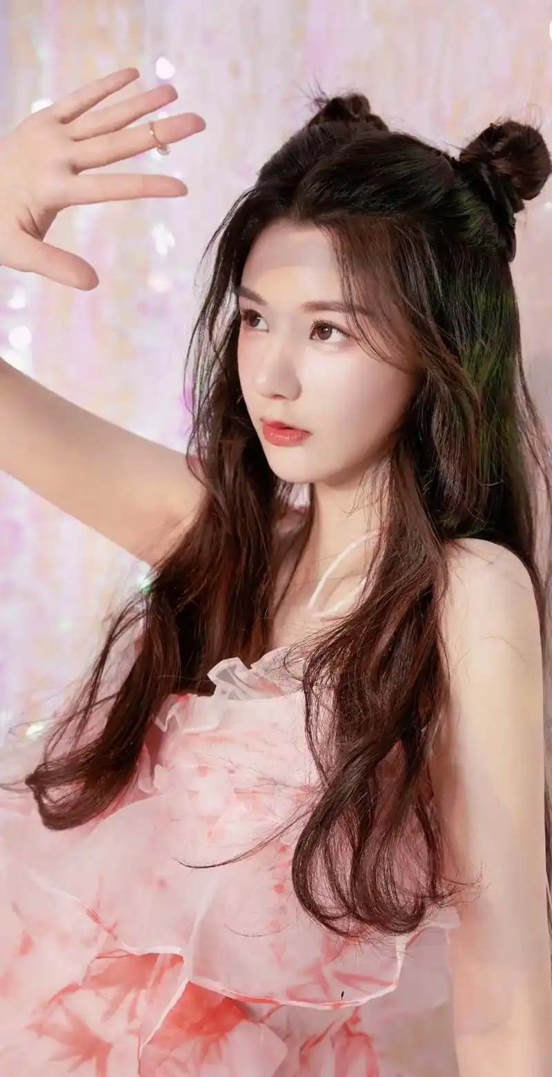 几百张超清全屏壁纸随便下载#大长腿 #甜美女孩 #完美身材 - 抖音