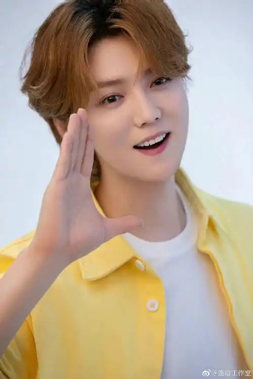 鹿晗黄白撞色造型花絮图#鹿晗黄白撞色造型花絮图9615,清新帅气