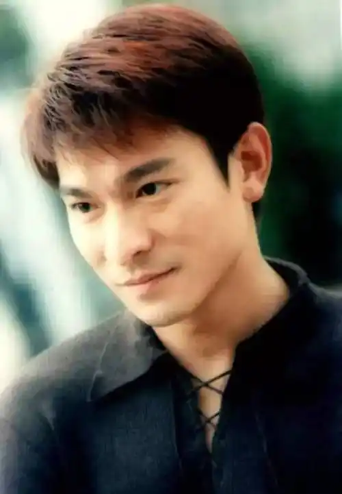 我就是我,颜色不一样的烟火张国荣↓他们的十八岁是这样子的论颜值,谁