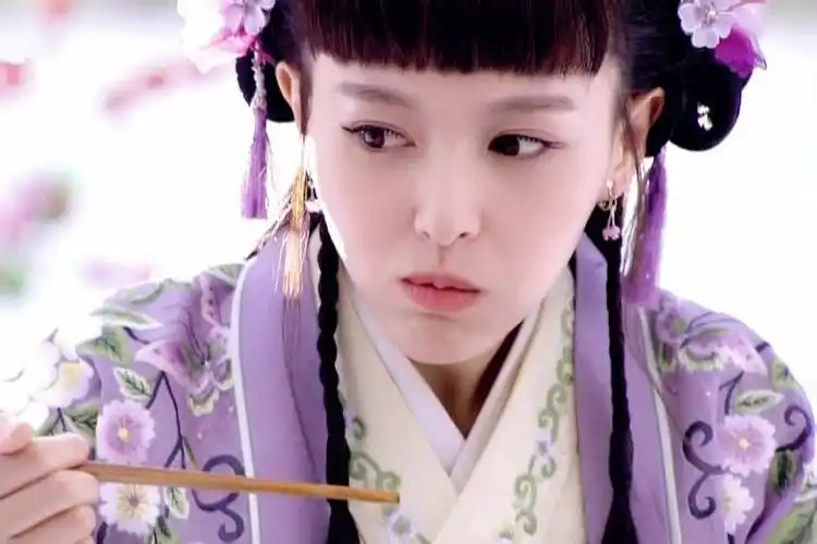 唐嫣《金玉良缘》【玉麒麟】她长在乡野,像野花一样蓬勃美丽,无拘无束