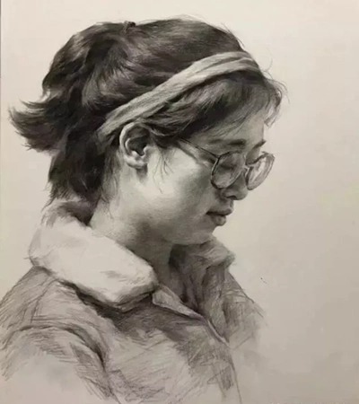 标签关键词:女子侧脸素描