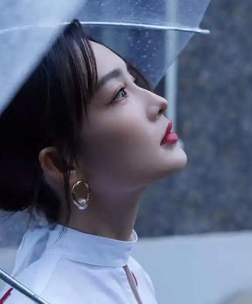 影视女星李沁写真合集:清新靓丽,天生丽质