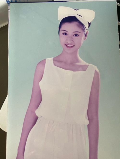 林心如16岁旧照曝光 头戴蝴蝶结清纯可人