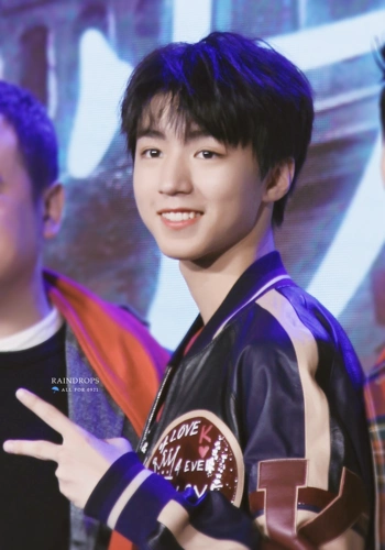 王俊凯# #tfboys王俊凯# #tfboys# cr raindrops0921