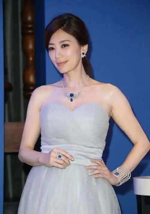 咘咘作业写心中的妈妈 贾静雯:真实的感动