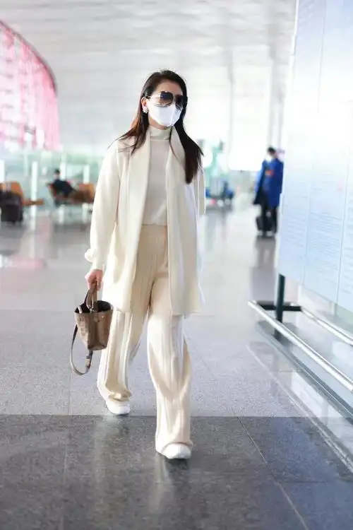 可以很直观地看出他们的衣品好坏,娱乐圈中有特别多很会穿衣搭配的