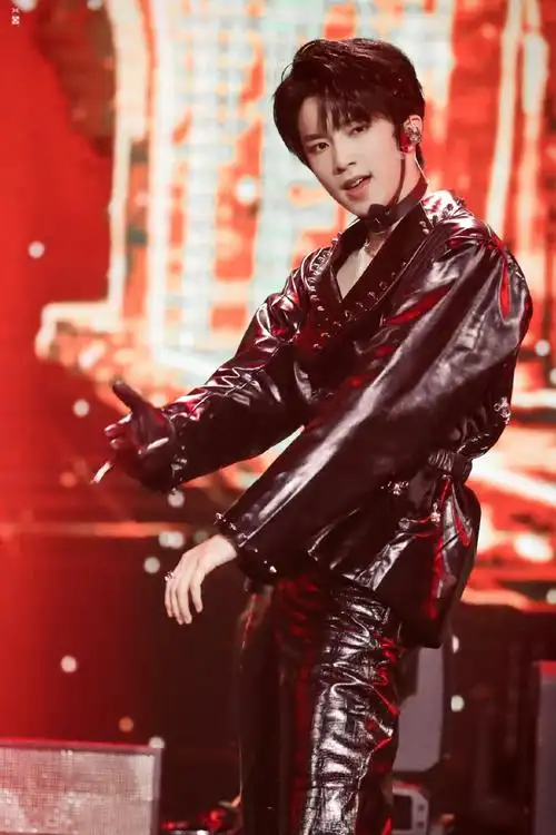 刘耀文特务j舞台