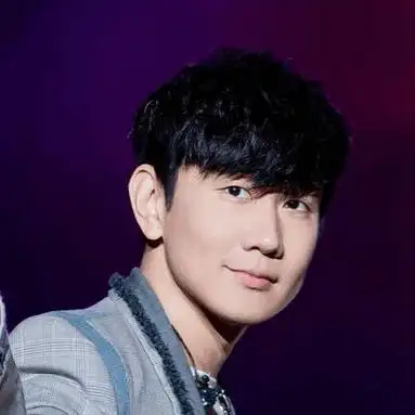 林俊杰 换了新头像!