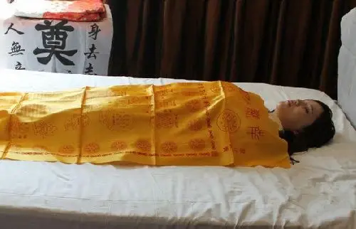 殡仪馆女性工作人员竟怕做这事