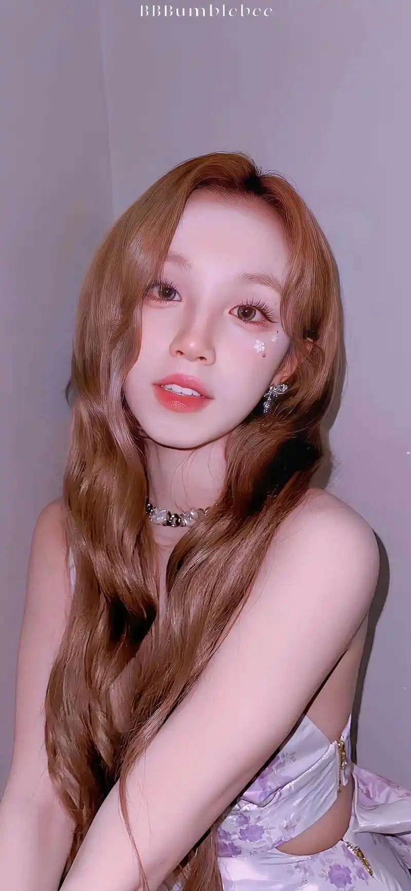 【宋雨琦手机壁纸】拿图7915wb:bbbumblebee #宋 - 抖音