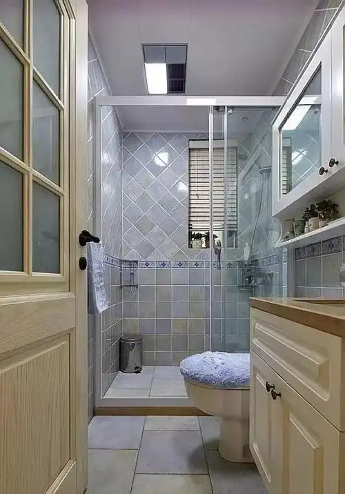 卫生间空间不大,不过还是做了干湿分离.