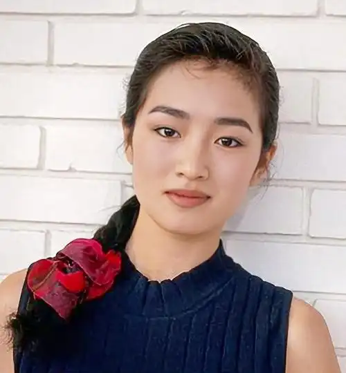 巩俐年轻时候照片,青春可人气质优雅,惊艳了梦幻时光