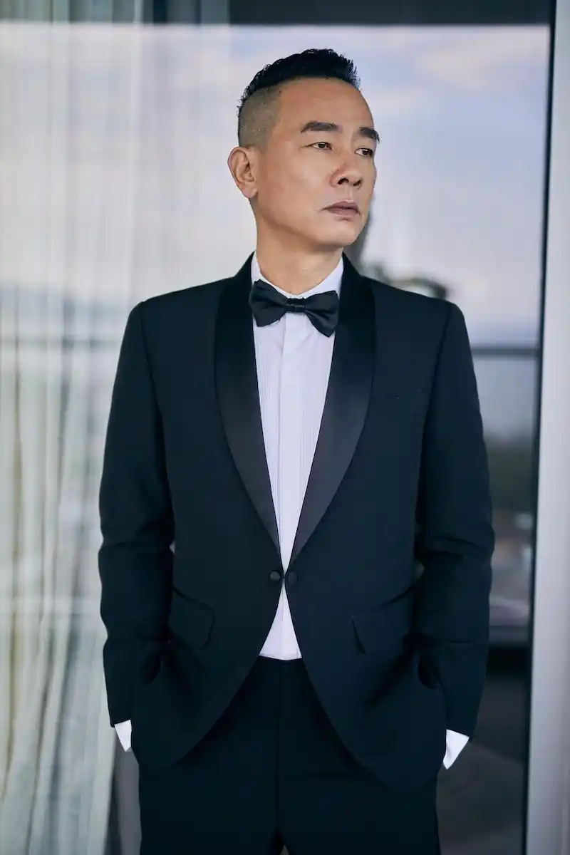 陈小春出席海南岛电影节致敬讲述光影与梦