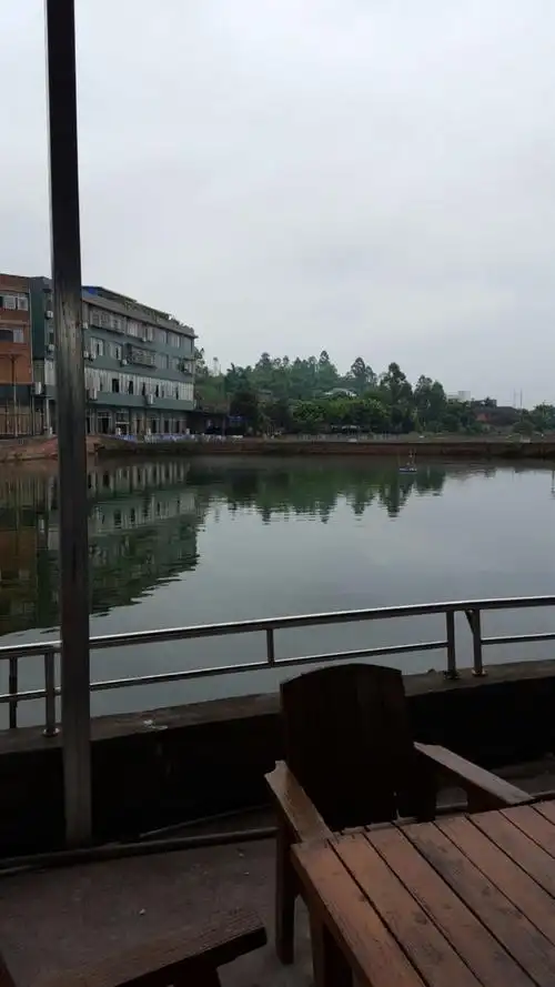 荣县首席星际农家乐(月亮湖休闲庄)