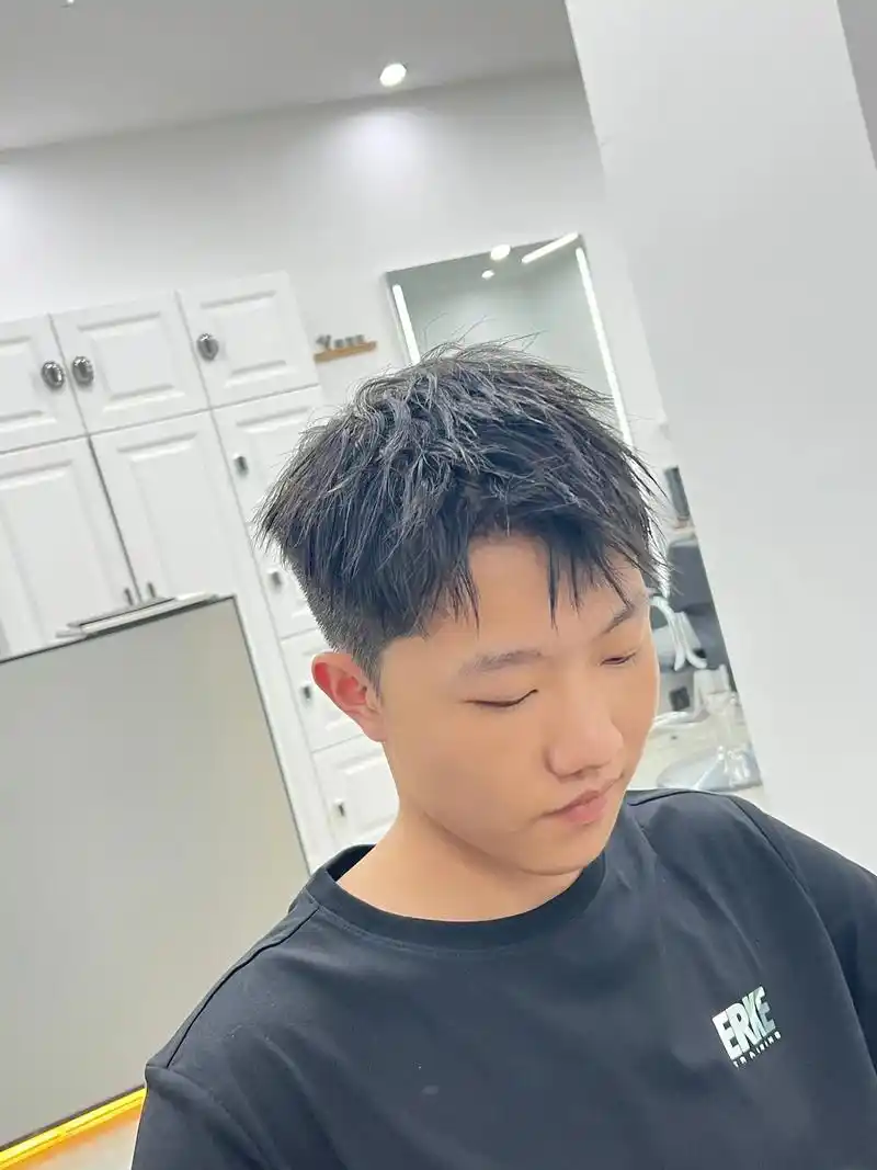 男士微分碎盖.简单好打理的立体微分碎盖,两边也不需要太短,也 - 抖音