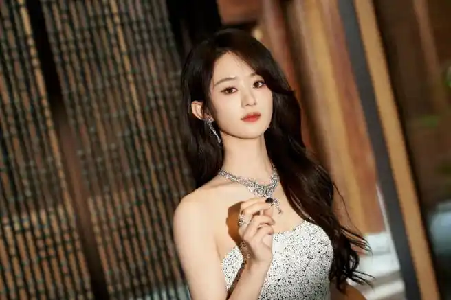 赵丽颖凤尾钻石项链