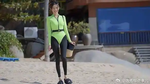 张天爱穿泳衣,本以为很保守,结果被映入眼帘的身材比惊艳丨乐队