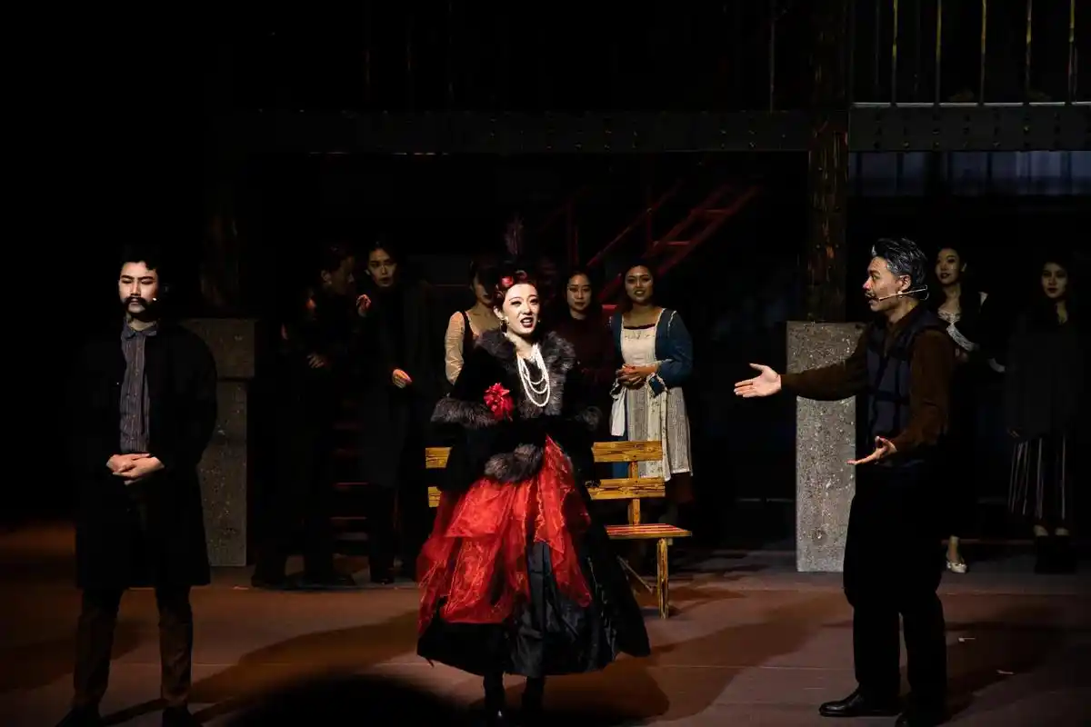 话剧 #舞台剧 #山西传媒学院#毕业大戏  剧照持续更新 - 抖音