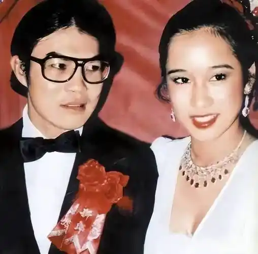 朱玲玲的烦恼:二儿子霍启山39岁未婚,小儿子霍启仁34岁游戏人间