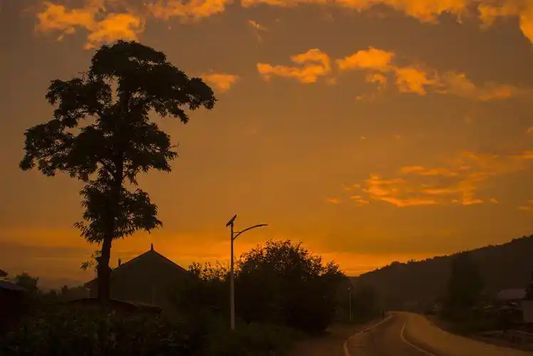 乡村晚霞查看大图曝光:1/40 sec快门:1/39 seciso:200曝光补偿:0 ev