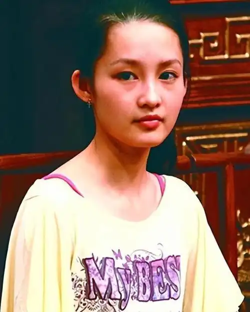回顾李沁:国家秘密培养她9年,却踏进娱乐圈,背后原因令人感慨