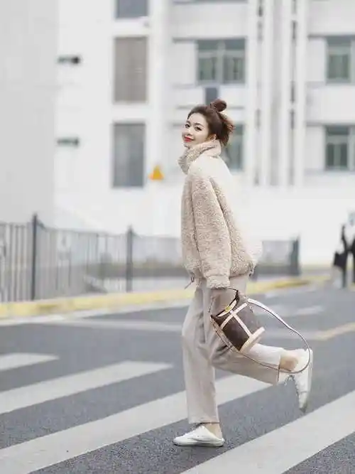 杏色的最佳搭配颜色(杏色的最佳搭配颜色男)-情感知识库-动动脑