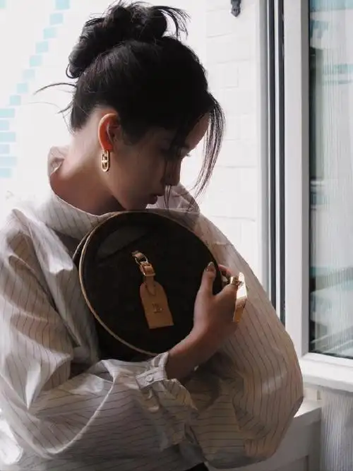 欧阳娜娜巴黎时装周