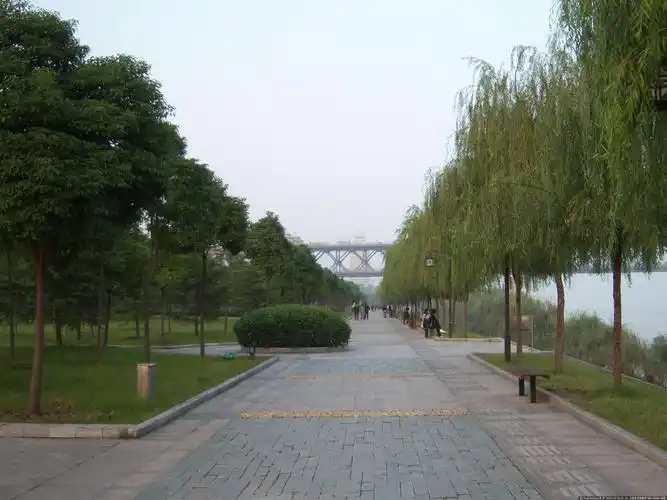 游汉阳江滩公园