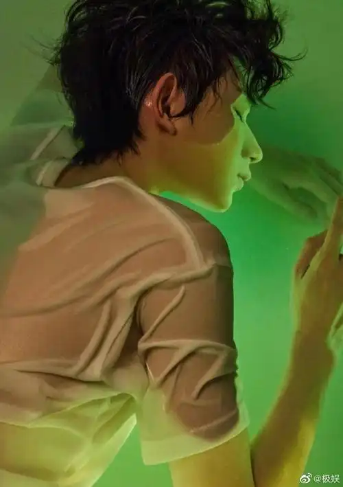 王源巡回演唱会官宣海报##王源