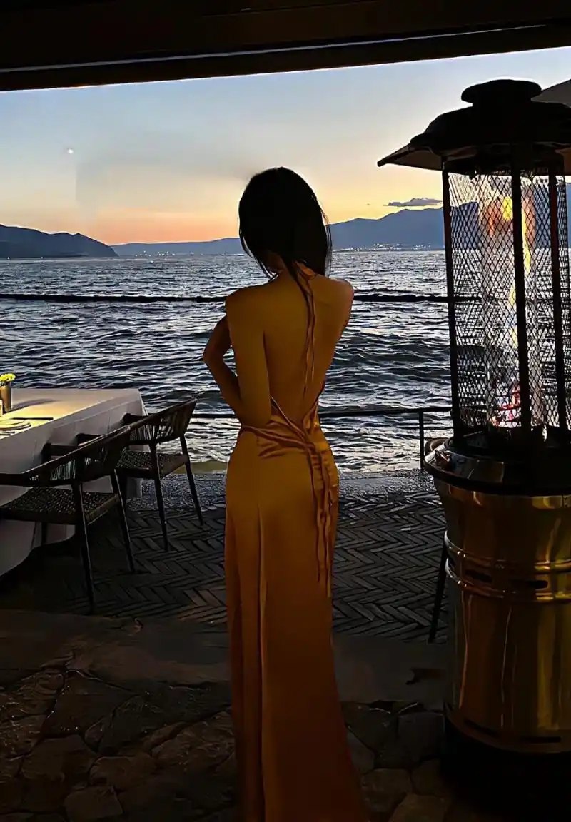 氛围感背影女生壁纸 #优质作者榜