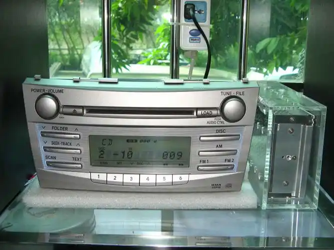 [转让]出凯美瑞原车六碟cd机改装音响一套