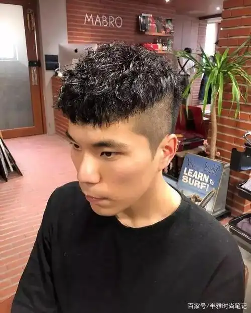 说到渣男发型,第一想到的就是"锡纸烫"