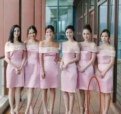 陈乔恩曾晒出自己当伴娘的照片,好心的她给所有人都p了图,不过阿娇