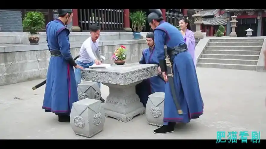 【盛唐幻夜】花絮:张雨剑吴倩摸头杀!呆萌捕快赵澜之的反射弧有多长?