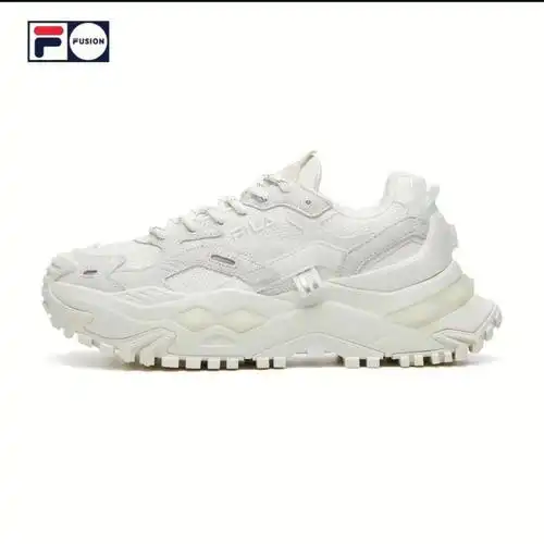 斐乐硬糖老爹鞋